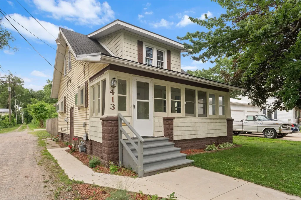 413 S 15th Street Niles City MI 49120