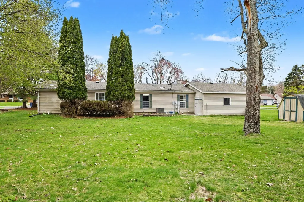 10283 S Arrowhead Drive Oronoko Charter Township MI 49103