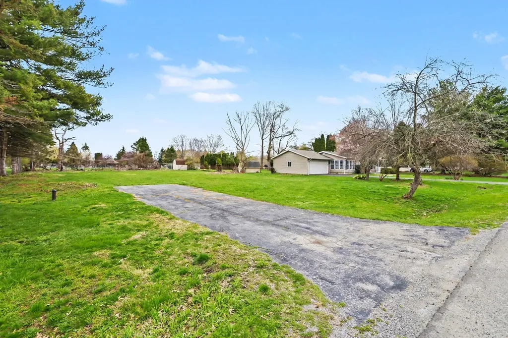 10283 S Arrowhead Drive Oronoko Charter Township MI 49103