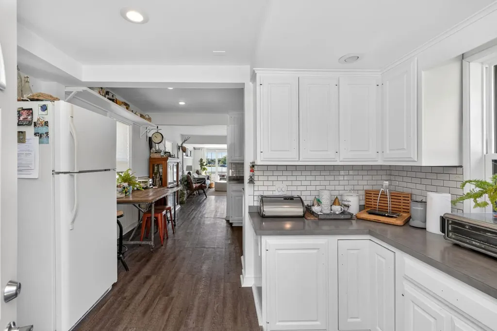 52464 Twin Lakeview Drive Wayne Township MI 49047