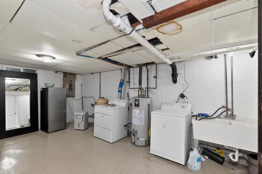 52464 Twin Lakeview Drive Wayne Township MI 49047