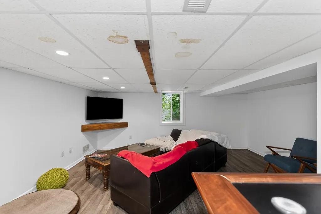 52464 Twin Lakeview Drive Wayne Township MI 49047