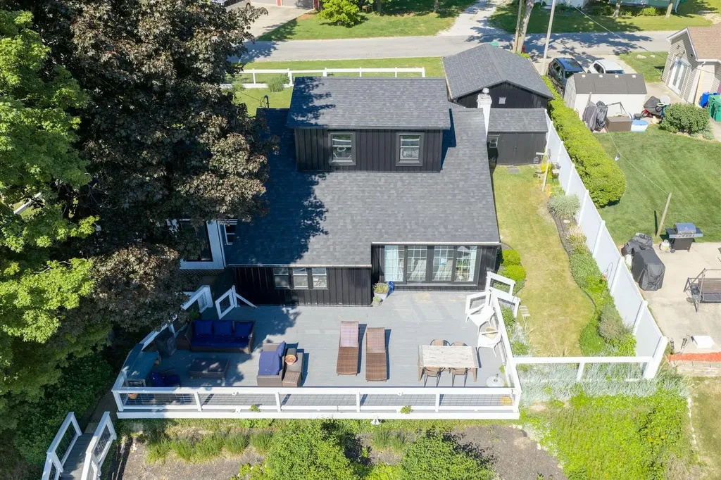 52464 Twin Lakeview Drive Wayne Township MI 49047