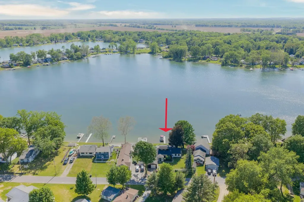 52464 Twin Lakeview Drive Wayne Township MI 49047