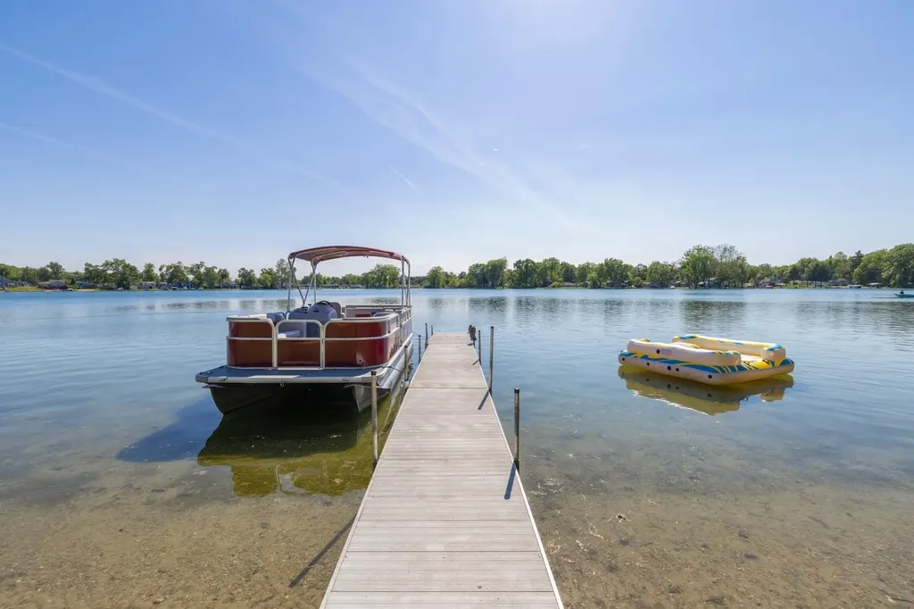 52464 Twin Lakeview Drive Wayne Township MI 49047