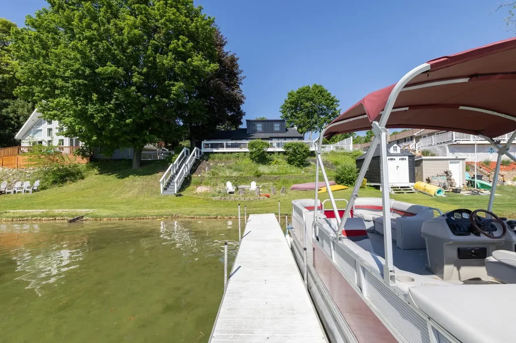 52464 Twin Lakeview Drive Wayne Township MI 49047