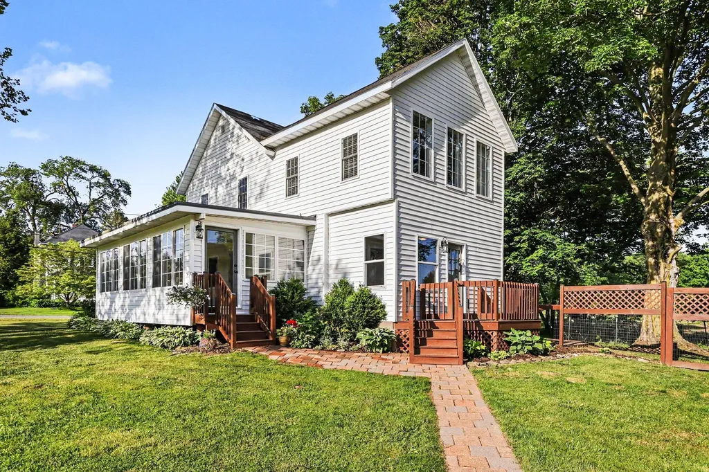 2175 E Hinchman Road Oronoko Charter Township MI 49103
