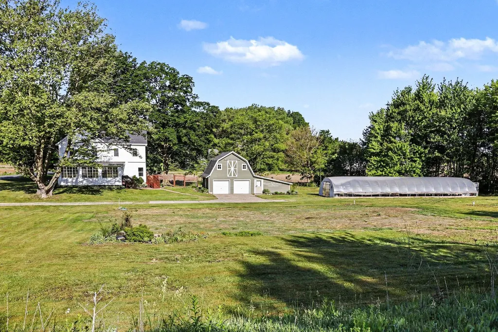 2175 E Hinchman Road Oronoko Charter Township MI 49103