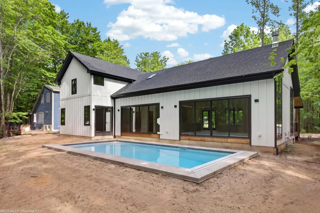 9356 E Locke Road Chikaming Township MI 49129