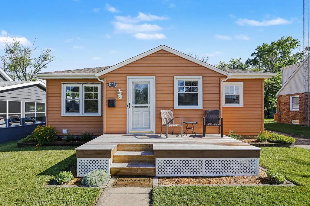 1203 Orchard Avenue St. Joseph City MI 49085