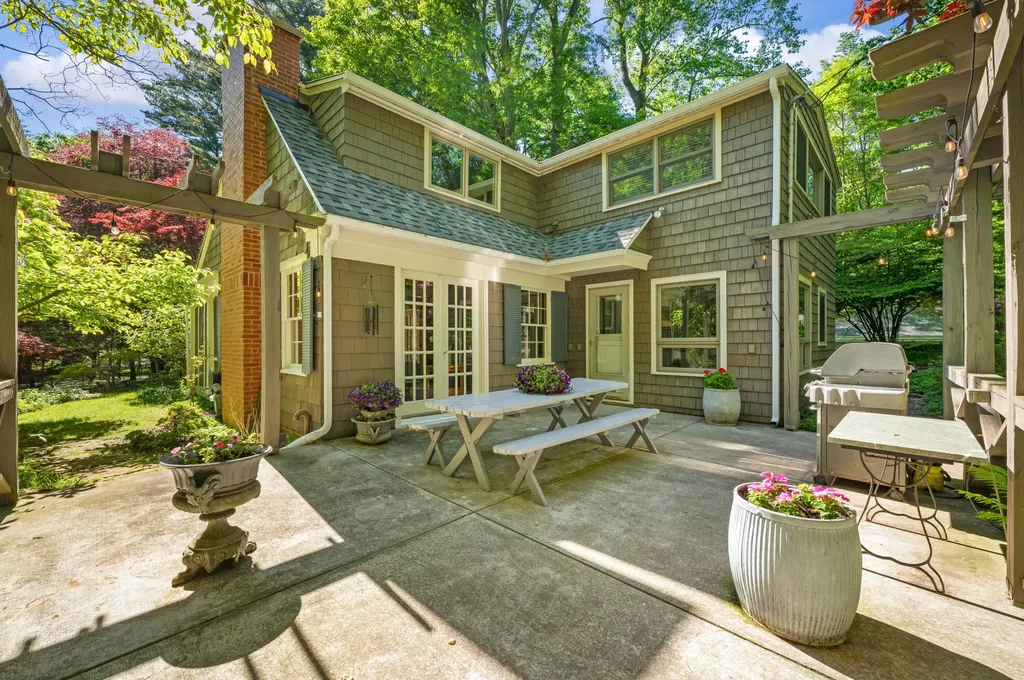 13165 Birchwood Drive Chikaming Township MI 49115