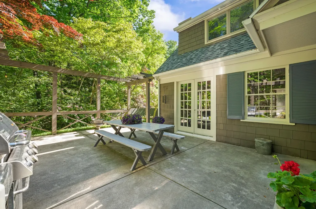 13165 Birchwood Drive Chikaming Township MI 49115