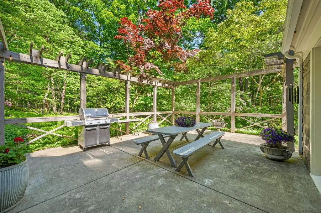 13165 Birchwood Drive Chikaming Township MI 49115