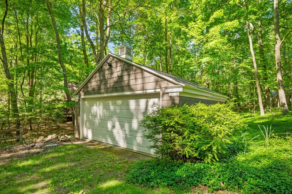 13165 Birchwood Drive Chikaming Township MI 49115