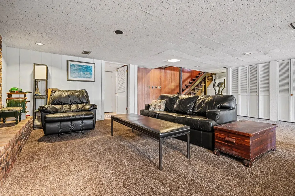 50575 W Lakeshore Drive Silver Creek Township MI 49047