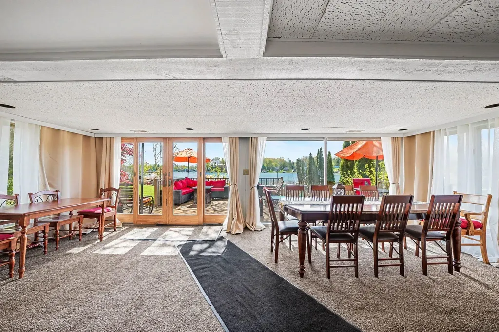 50575 W Lakeshore Drive Silver Creek Township MI 49047