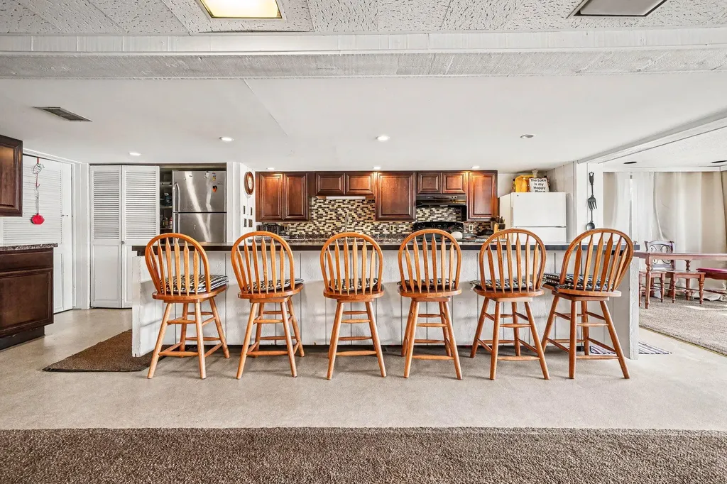50575 W Lakeshore Drive Silver Creek Township MI 49047