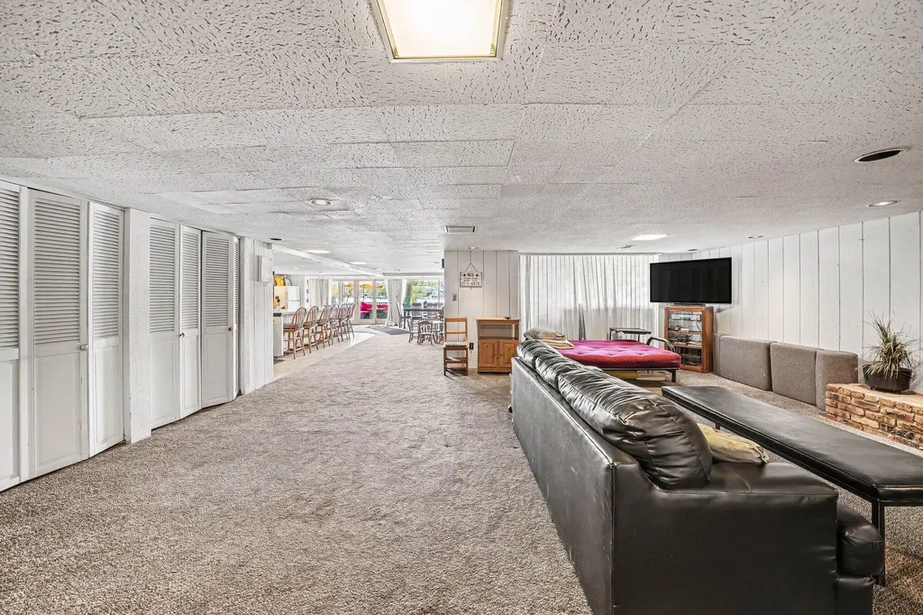 50575 W Lakeshore Drive Silver Creek Township MI 49047