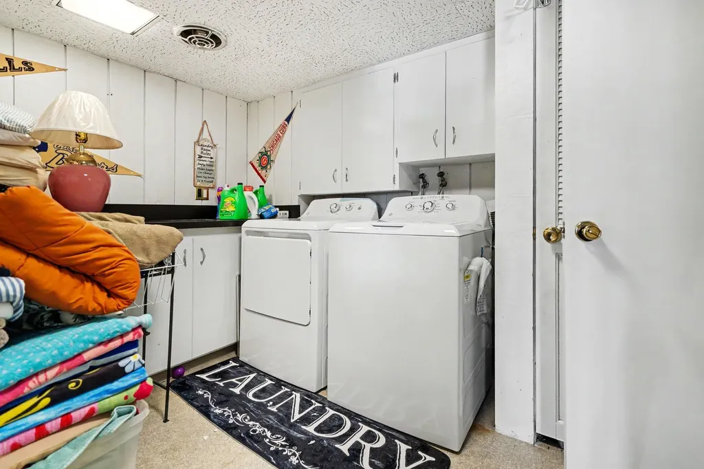 50575 W Lakeshore Drive Silver Creek Township MI 49047