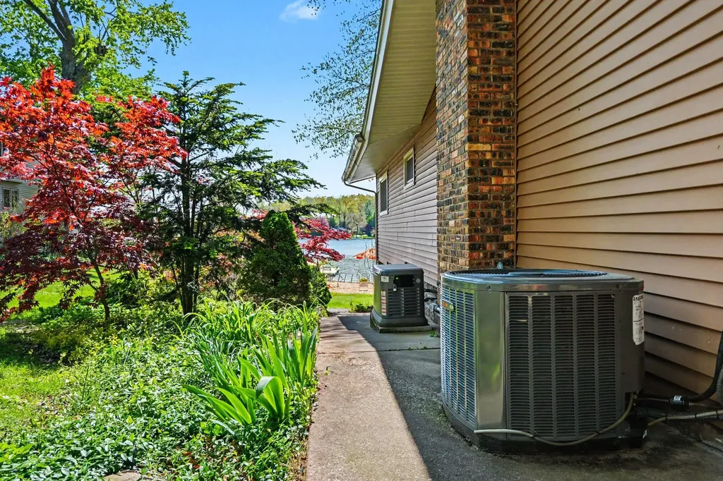 50575 W Lakeshore Drive Silver Creek Township MI 49047