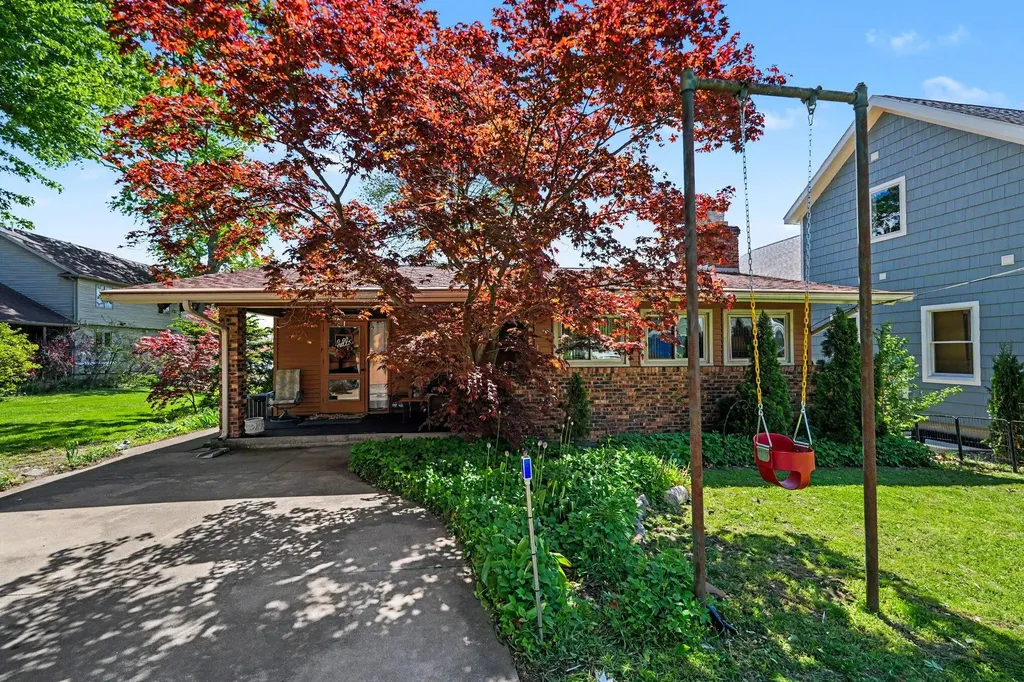 50575 W Lakeshore Drive Silver Creek Township MI 49047