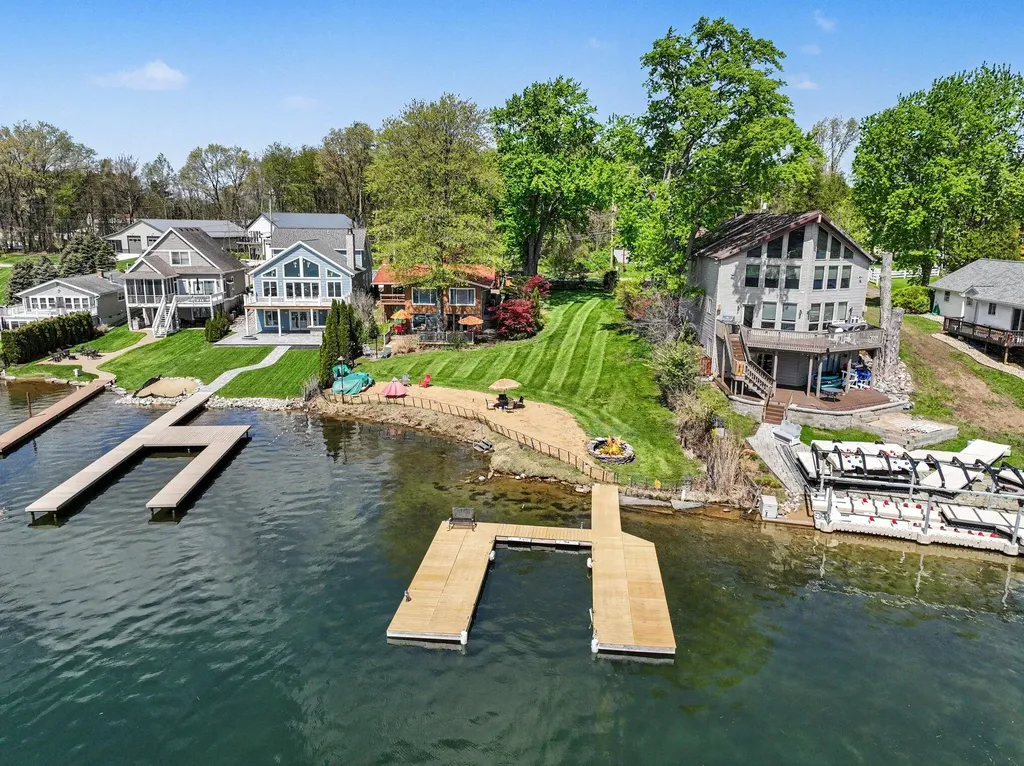 50575 W Lakeshore Drive Silver Creek Township MI 49047
