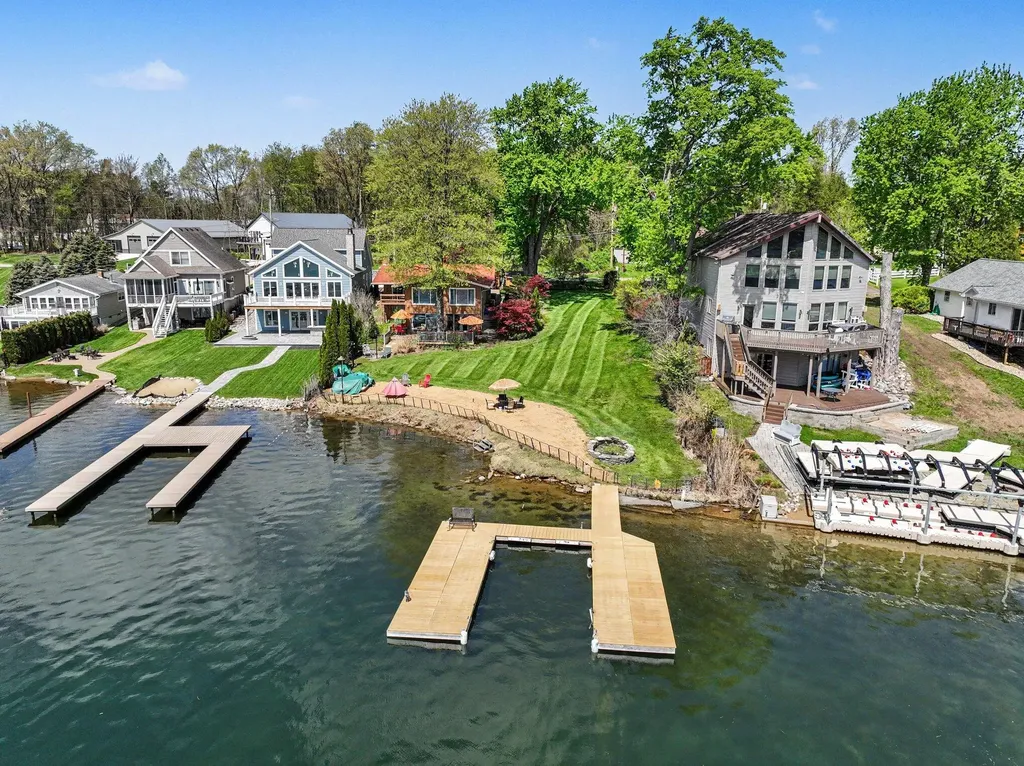 50575 W Lakeshore Drive Silver Creek Township MI 49047