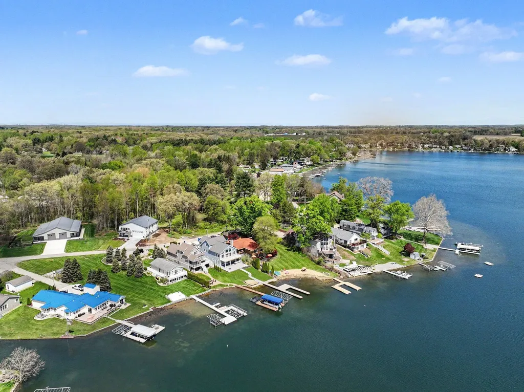 50575 W Lakeshore Drive Silver Creek Township MI 49047