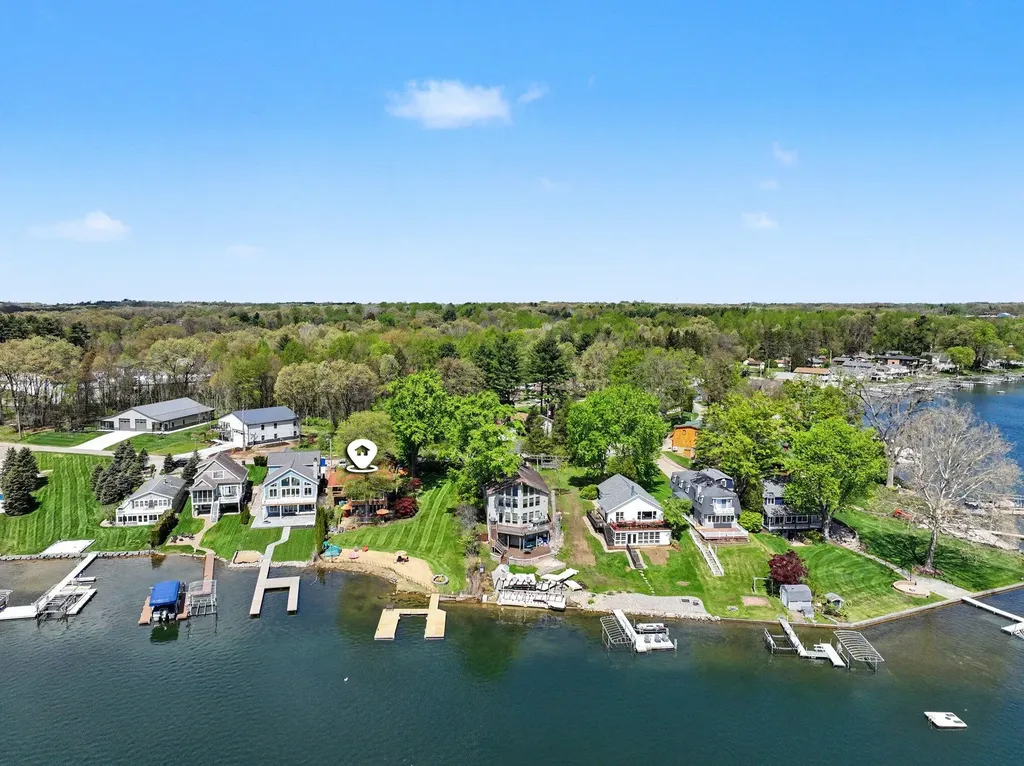 50575 W Lakeshore Drive Silver Creek Township MI 49047
