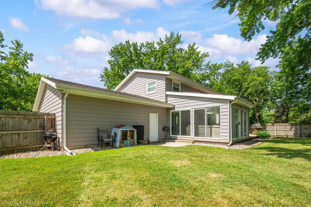 575 Lonesome Pine Trail St. Joseph Charter Township MI 49085