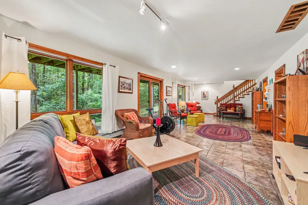15283 Prairie Road Chikaming Township MI 49128