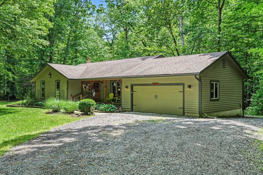 15283 Prairie Road Chikaming Township MI 49128