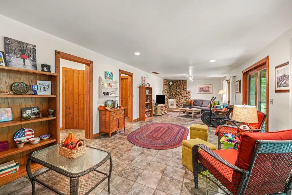 15283 Prairie Road Chikaming Township MI 49128