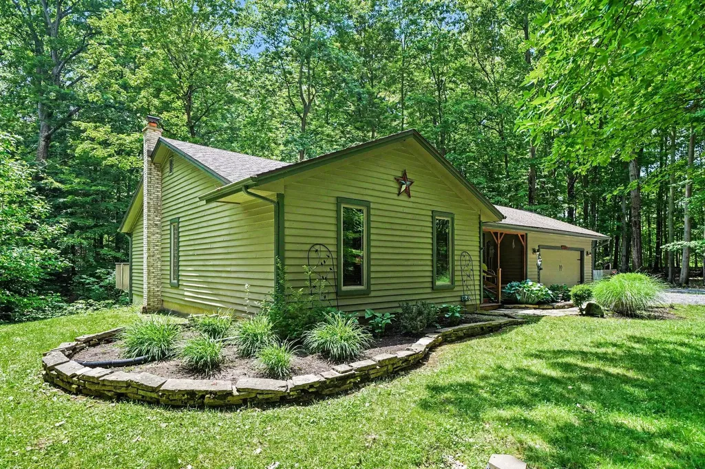 15283 Prairie Road Chikaming Township MI 49128