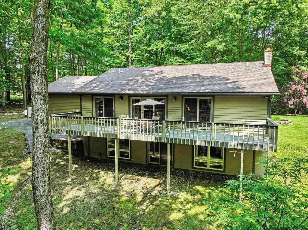 15283 Prairie Road Chikaming Township MI 49128