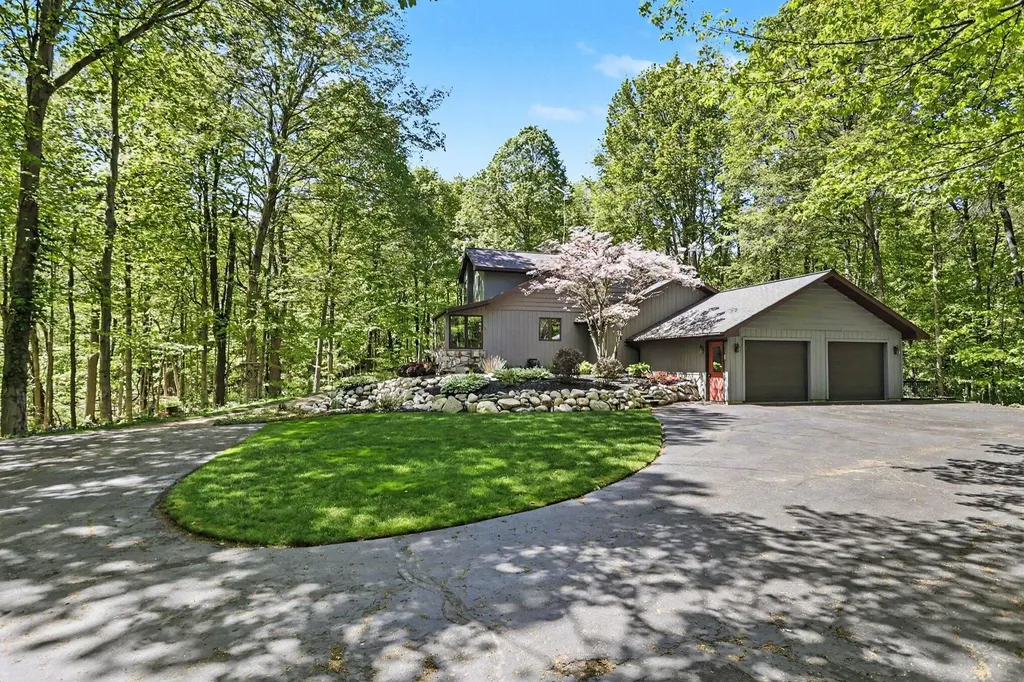 2913 Grange Road Oronoko Charter Township MI 49103