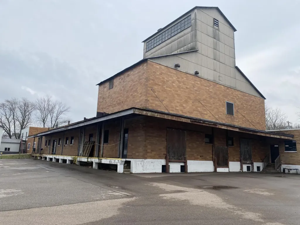 320 Park Street Coloma City MI 49038