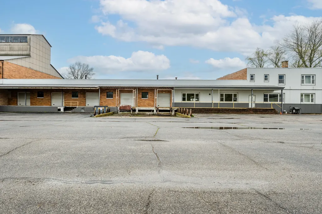 320 Park Street Coloma City MI 49038
