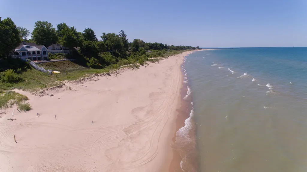 740 Preserve Drive South Haven City MI 49090