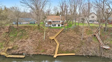 9895 Lakeview Drive Oronoko Charter Township MI 49103