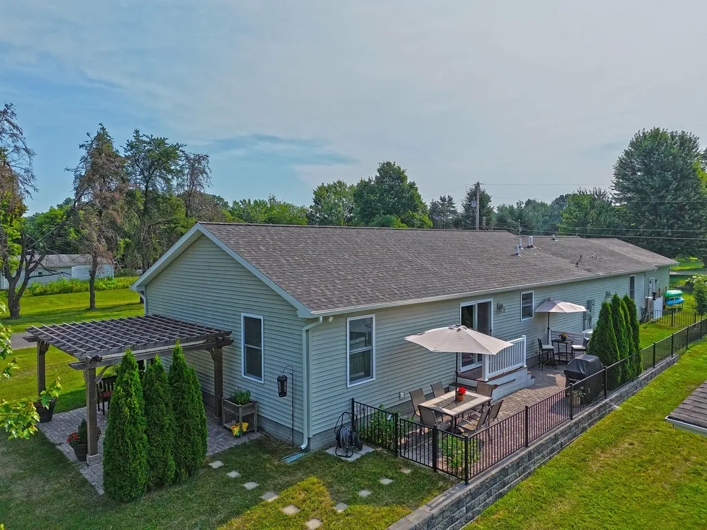 50306 Pleasant Street Silver Creek Township MI 49047