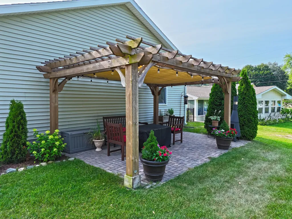 50306 Pleasant Street Silver Creek Township MI 49047