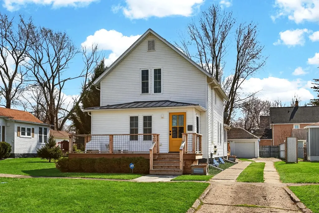 104 E Locust Street Three Oaks Village MI 49128