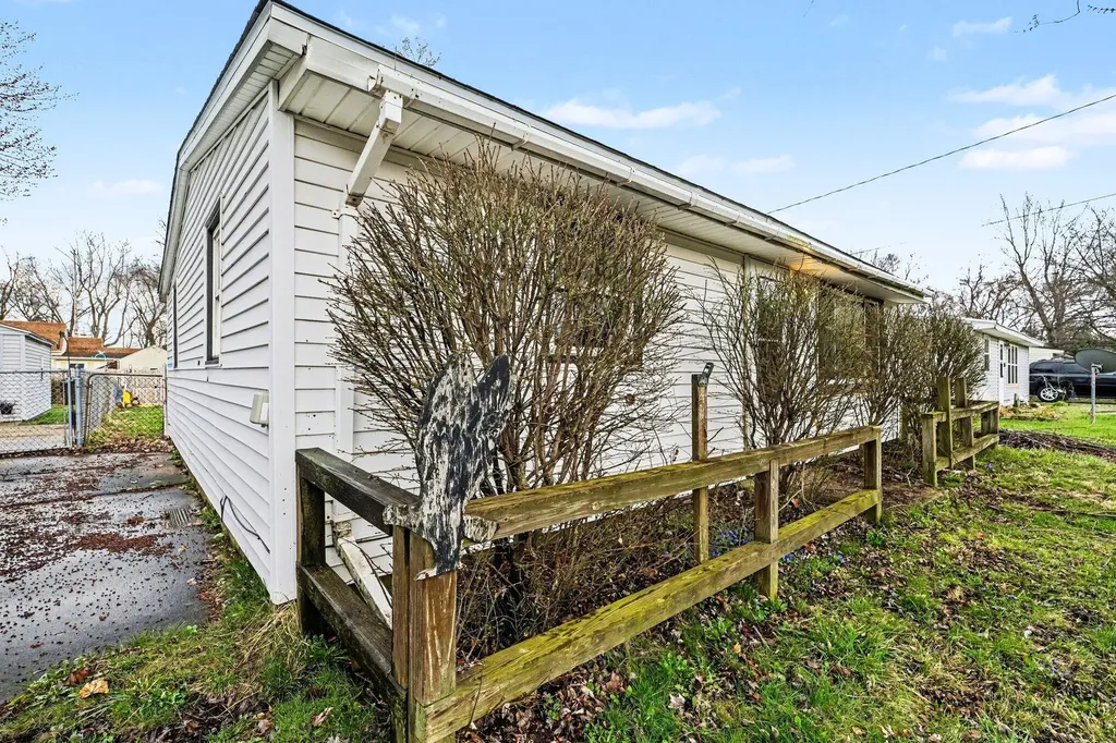 240 N 25th Street Springfield City MI 49037
