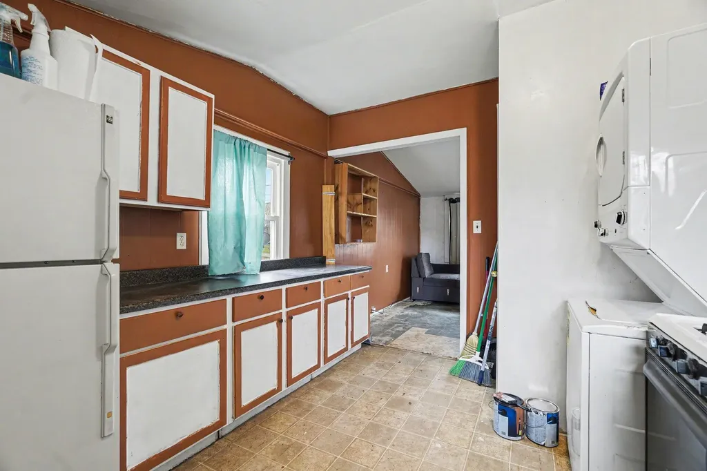240 N 25th Street Springfield City MI 49037