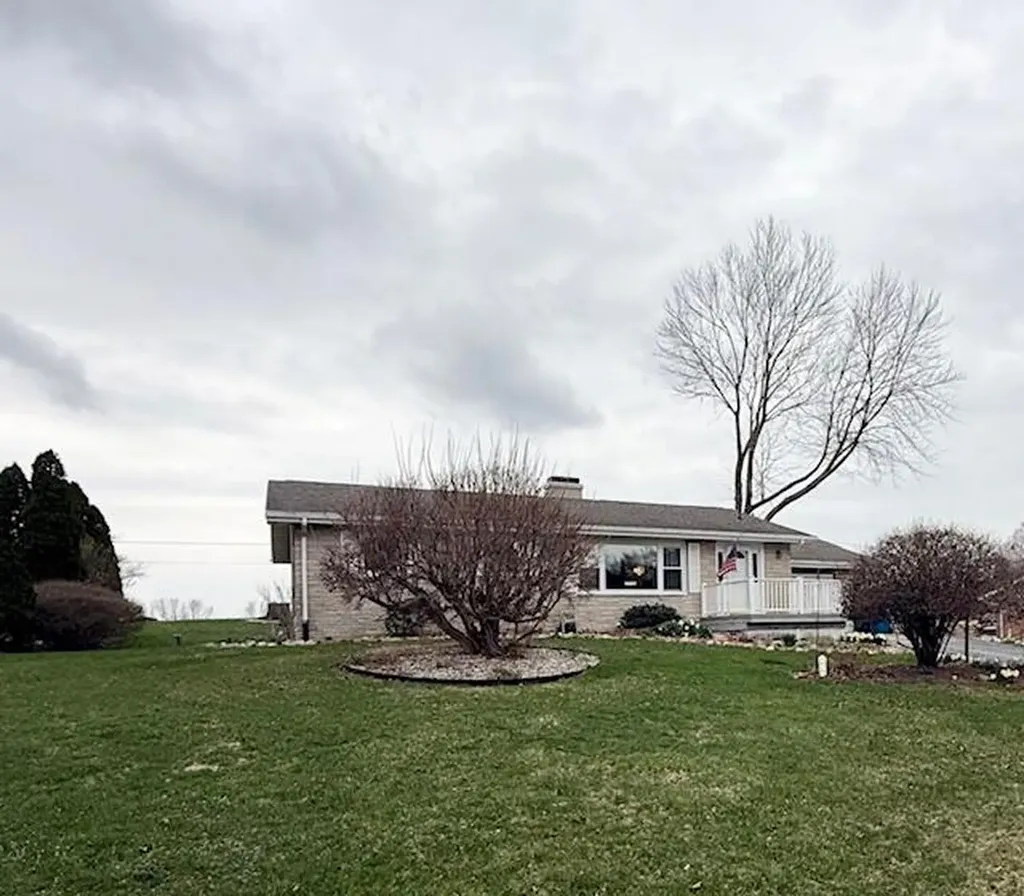 5586 Wendzel Drive Coloma Charter Township MI 49038