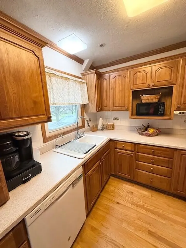 5586 Wendzel Drive Coloma Charter Township MI 49038