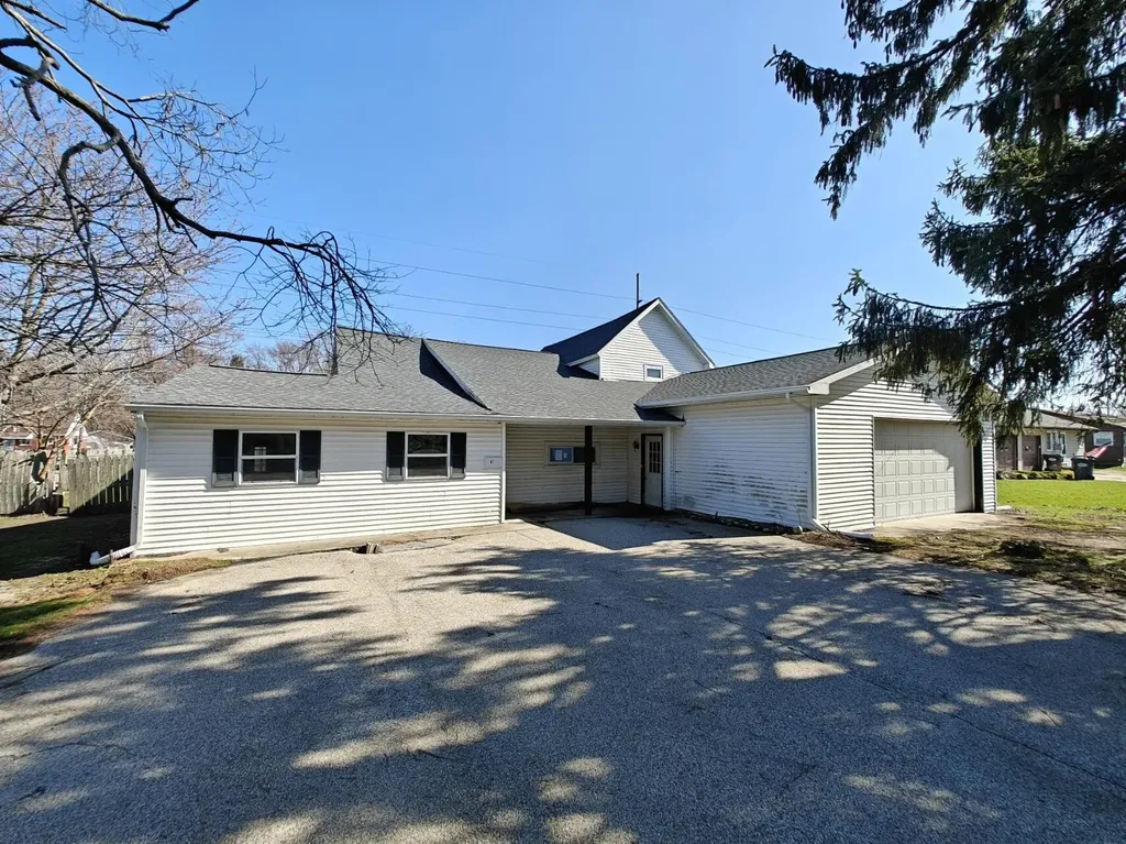 5587 E Karen Court Stevensville Village MI 49127
