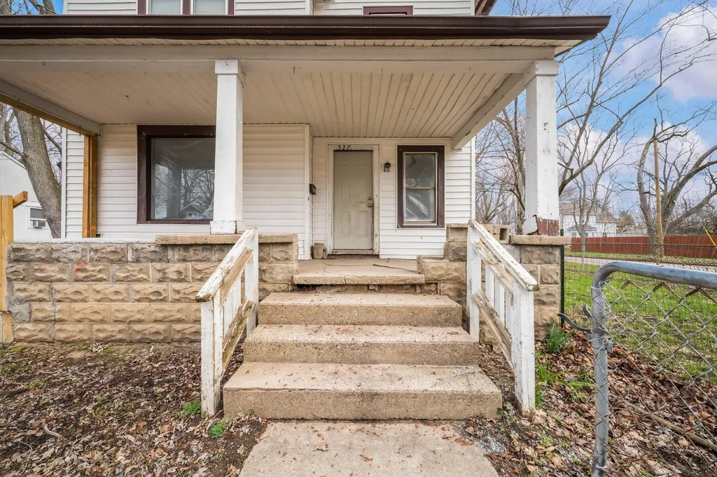 527 Howard St. Street Niles City MI 49120