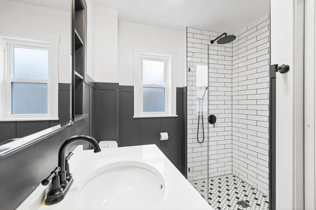607 Sherwood Avenue Three Oaks Village MI 49128